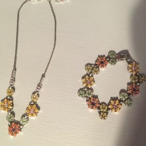Flower Necklace and Bracelet Set